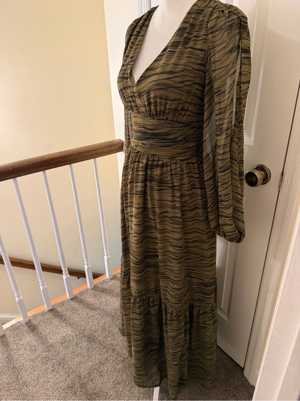 Chelsea 28 Split Long Sleeve Tiered Dress NWOT! - Picture 8 of 14